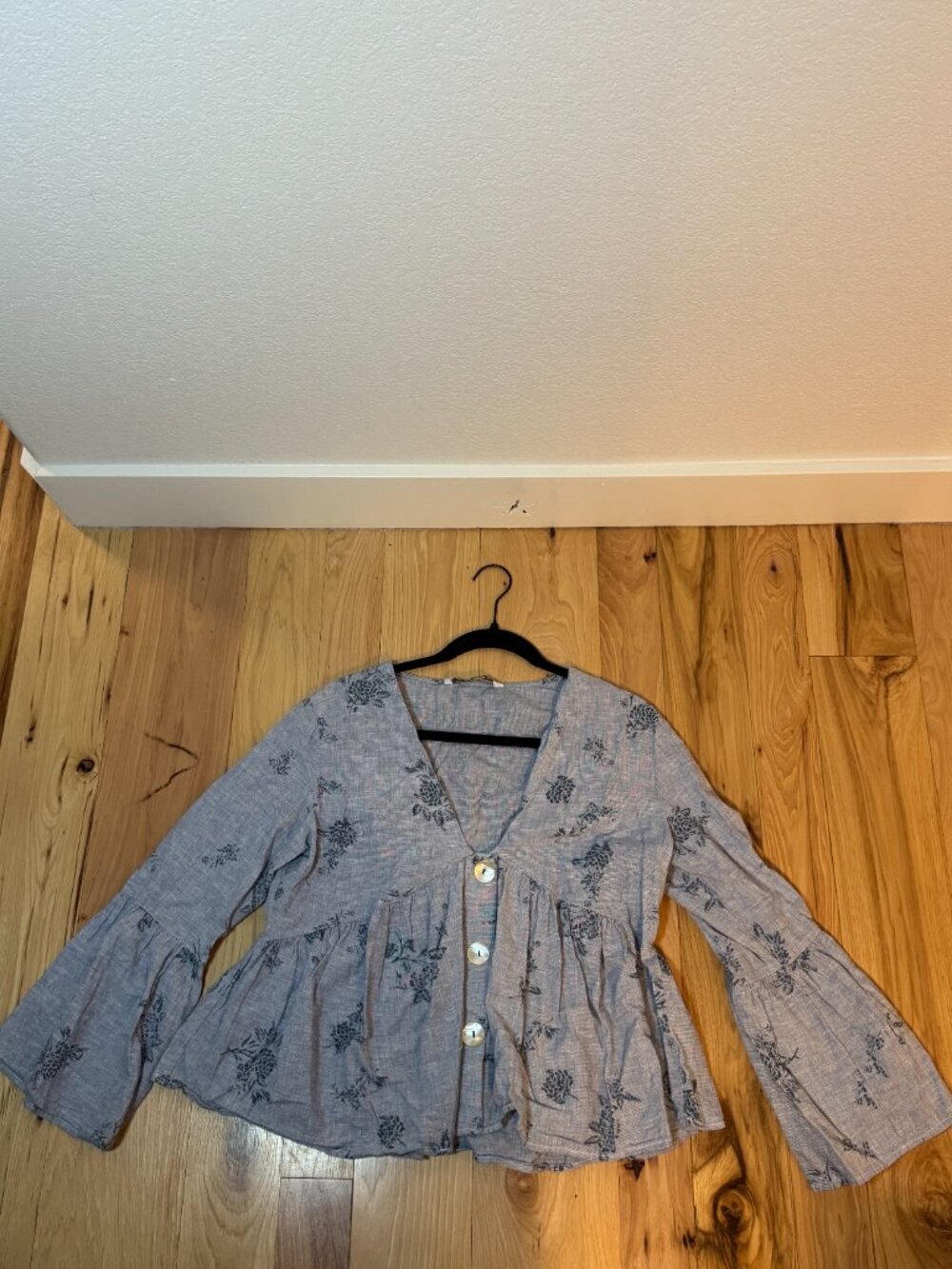 Zara Blue Floral Print Peplum Top Bell Sleeve Sz L - Picture 3 of 10